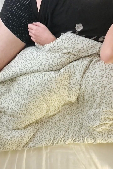 Kleine Maisha Wordt Wakker Van Een Harde Lul