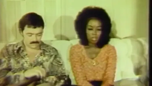 Black and white pussy licking in the bedroom