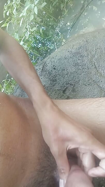Bhabhi ne apne devar ko apne room mein bulaya sex ke liye jab unke pati ghar par nahin the bhabhi ne apne devar ke sath