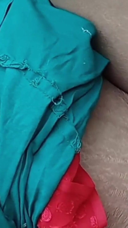 Meri sauteli bahan ke saath aautdor jangal men chudaee karen jo chhote sautele bhaee ke saath sabse achchha baahri seks vidiyo chod rahi hai . klip 3