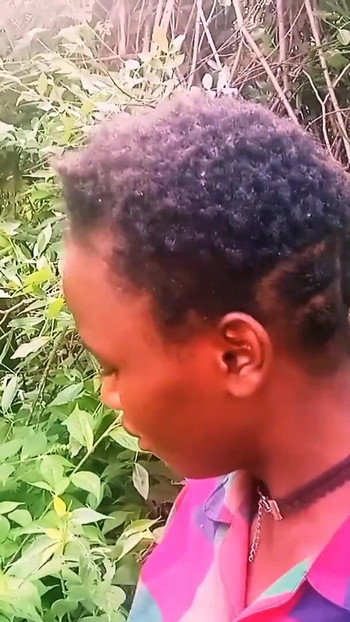 Epikus pillanat a "Loving in the Bush" -ból