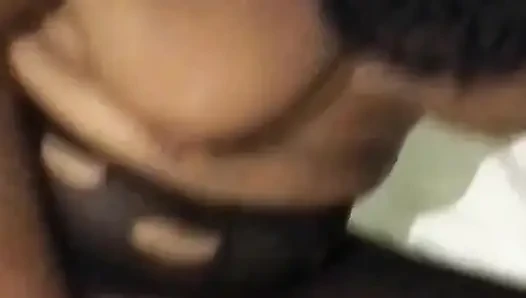 Güzel Afrikalı Genç Kız Orgazm Olmak Için Mastürbasyon Yapıyor