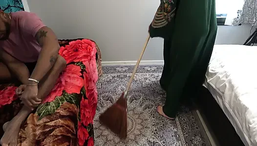 Busty Arab Hijabi Stepmom Fucked by BBC Stepson