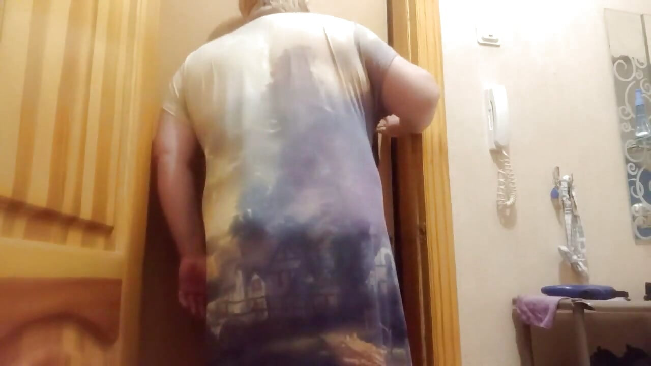 Bir komşuyla mastürbasyon yapıyor.