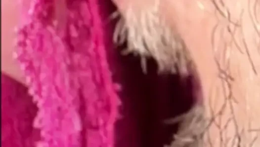 Dihadiahi dengan celana dalamnya yang basah. Istri ngasih aku celana dalam seksi yang dia kenakan setelah masturbasi super basah