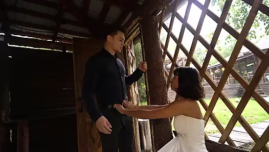Pasangan kekasih crot di dalam pengantin wanita di malam pernikahan