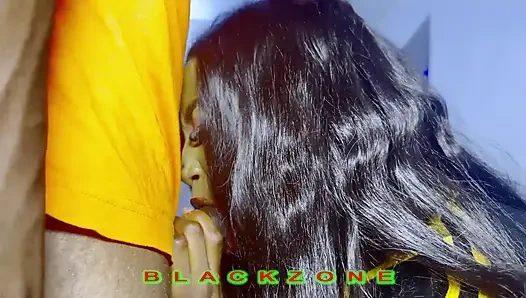 Göğüslerini emiyor ve kıllı amını parmaklıyor