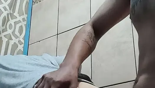 Di kamar mandi