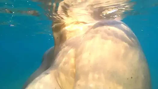 Luna sucks her mouthpiece underwater before getting fucked