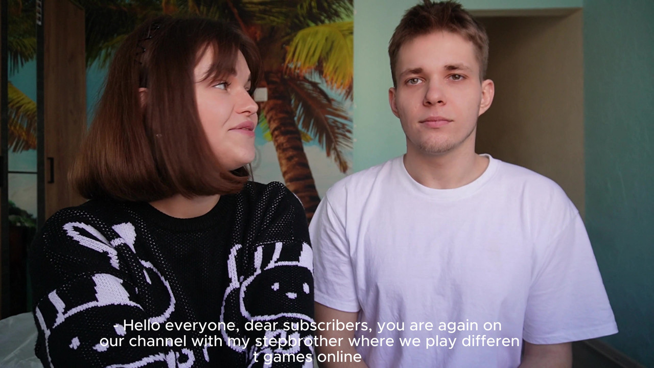 流行的在线游戏在视频博客期间变成继兄弟和继妹之间的性爱