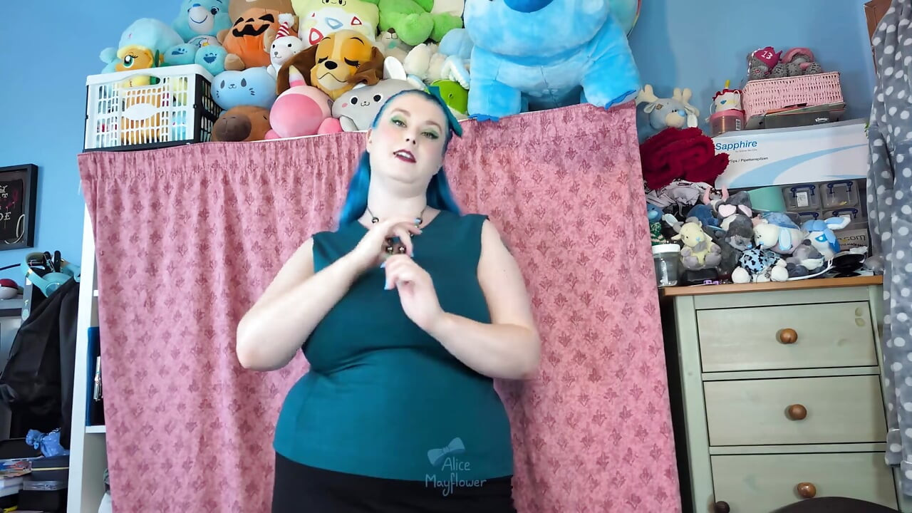 Sauteli mammi komal hilane ke nirdesh - ekal larki