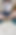 女子高生はバナナフルーツに乗ってから、その大きな子を小さな穴で突く | クリップ 1