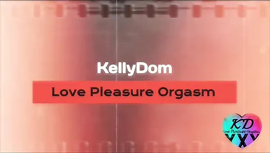 Kelly dan Dominik bermain sebagai dokter. Dokter bikin pasiennya muncrat sambil jilat memeknya