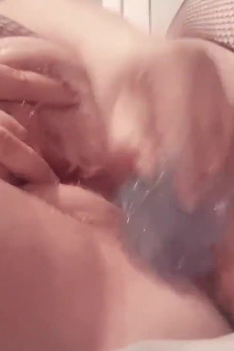 Chubby Pussy Squirting All Over with a Dildo