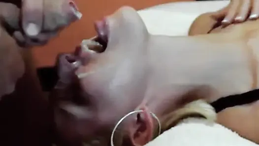 Ngentot muka habis-habisan