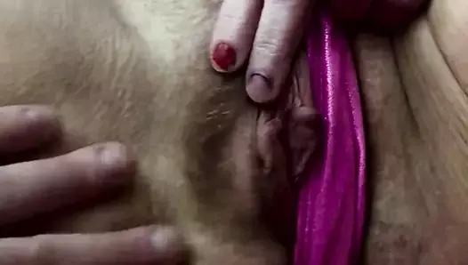 Showing my Hairy Pussy Close-Up – American Milf 04