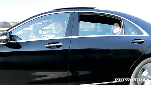 Sexy lexi dona squirtet überall in diesem pOV-sexvideo