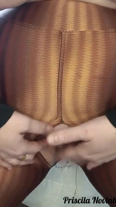 Stepmother notices that pants tore at the gym but were without panties. + Videos leave in the comments!!!! | Clip 1
