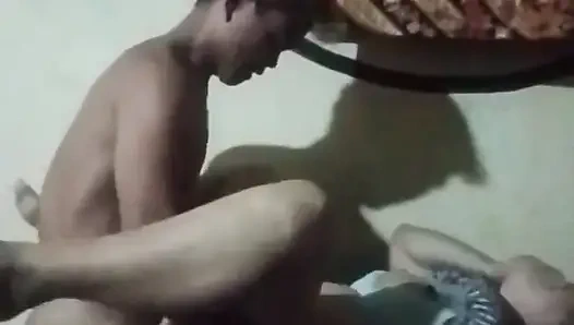 Schwägerin Und Schwägerin Kommen Zum Haus