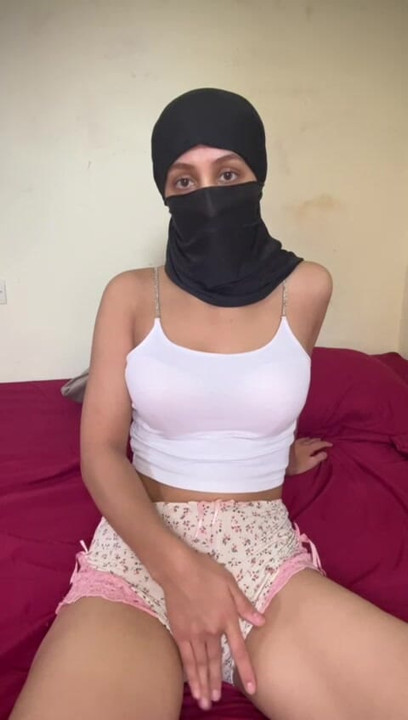 Hijab Slut Rubbing Her Soaked Arab Pussy Until Her Legs Shake & She Screams Loud