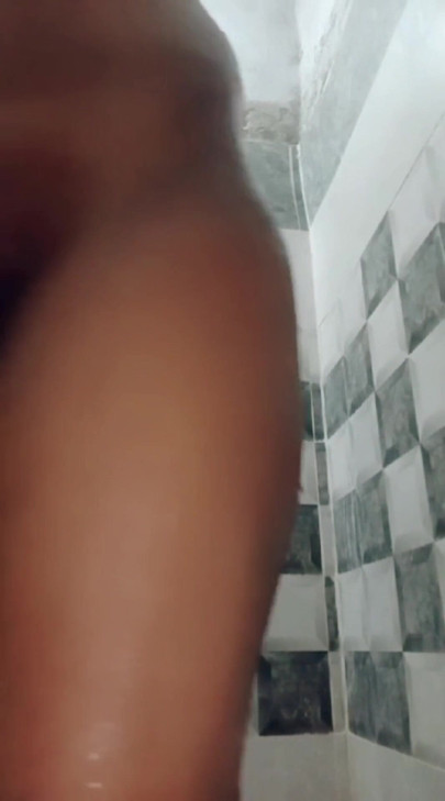 South Indian village girl ass pressing | Clip 1