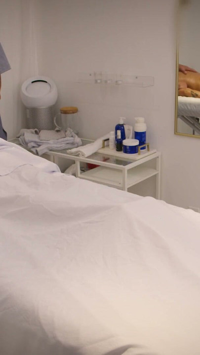 Blonde fitness model fucking her massage therapist | Clip 1