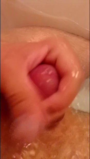 Cum Small cock in the bathtub to orgasm