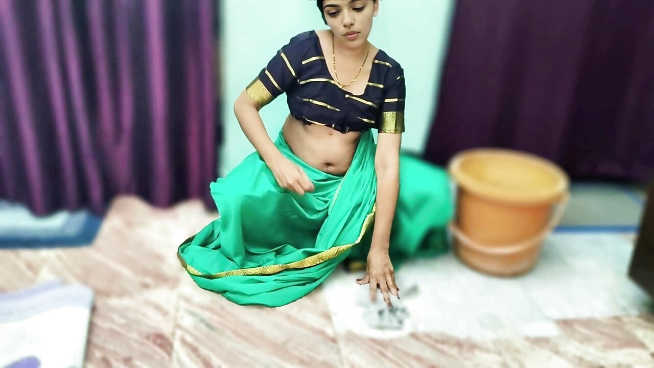 Den indiska hembiträden knullad i Saree, Full hindi sexvideo