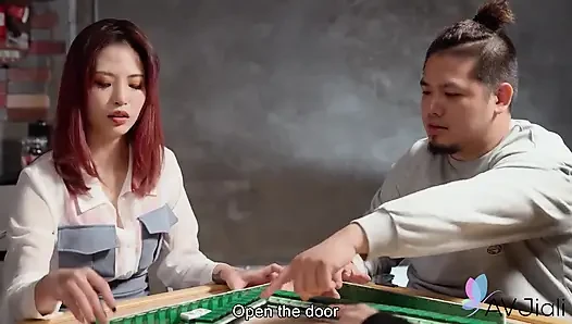 Böse, kann einfach nicht bei Majhong gewinnen, also lutscht und fickt stattdessen