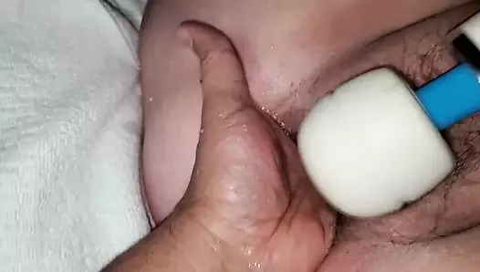 He makes her squirt all over