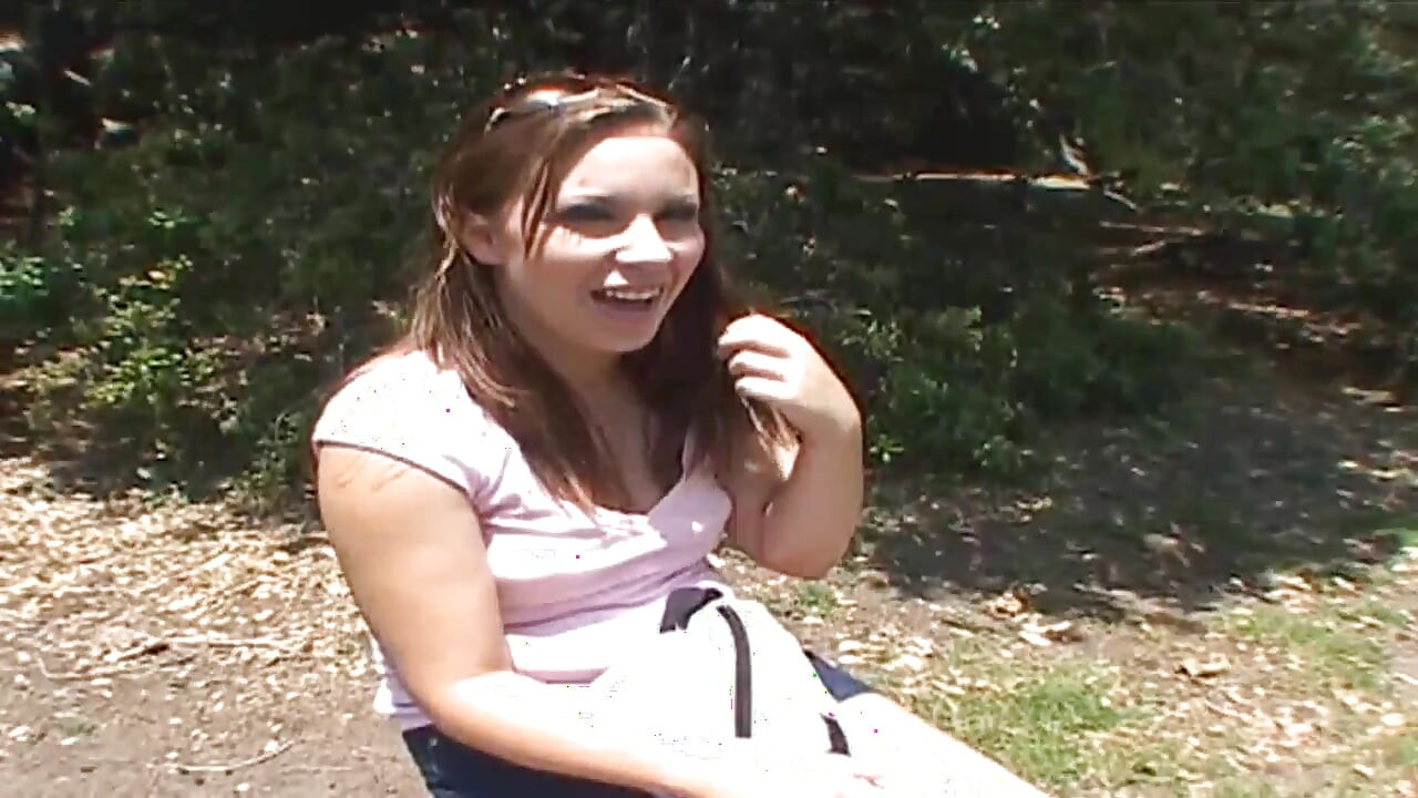 Ejaculare uriașă 4 Curvă mică futută în moduri nesfârșite