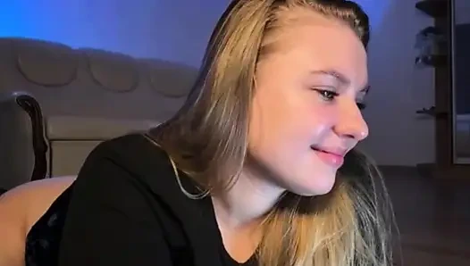 Jucielussie сидит на твоем лице и мастурбирует