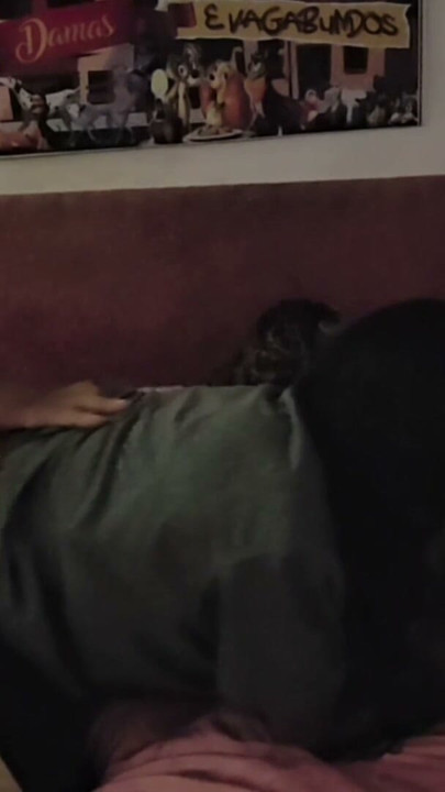 ze geeft me haar kont naast haar vriendin. | Clip 1