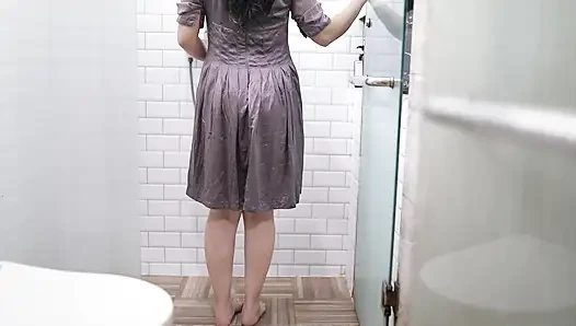 BOKEP INDO SON ENDONEZYALı KıZ EN SEVDIĞI SATEN ELBISESINI GIYEREK DUŞTA SIKIŞIYOR GÖTÜ SÜPER SEKSI VE TOMBUL