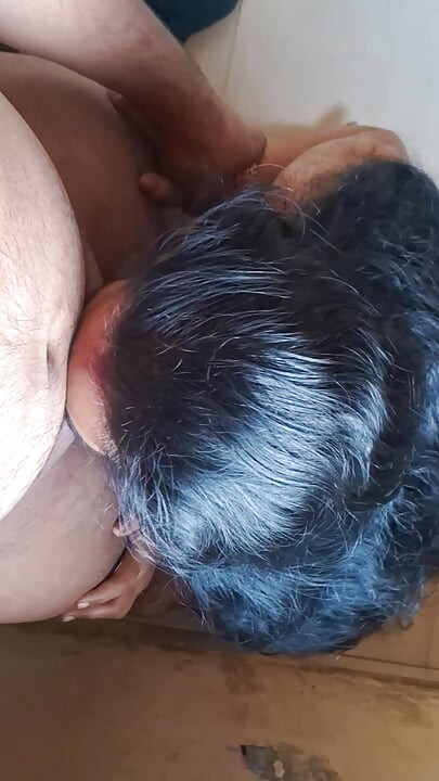 Bahan ke muh me lund diya.