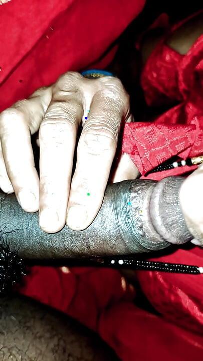 Desi Bhabhi's Thirsty Youth
