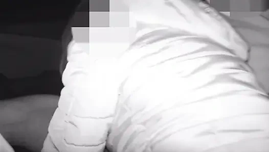 Sürtük Fransız öğretmen parkta sikişiyor kocasının gavat için rastgele yabancının yarağını emiyor - misscreamy