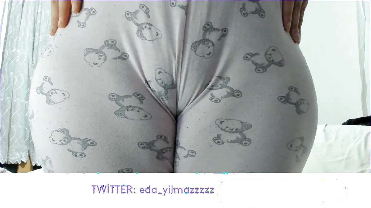 CAMEL TOE- MASTURBATION IN PAJAMAS- TURKISH PORN- TURKISH MILF