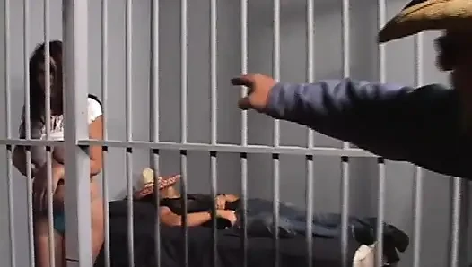 Ein mexikaner in einem erotischen gefängnis