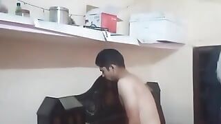 Masaj nud Chuchiyan și se bucură de masturbare