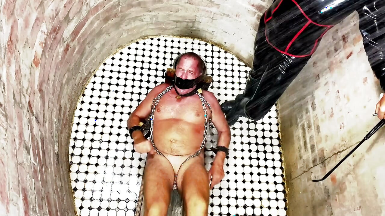 Dominatrix Mistress April - Capture part 2-2