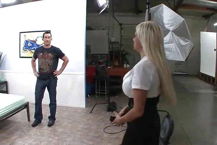 Nikita Von James Gives Him Head and Fucks Him feat. Nikita Von James,Billy Glide - Perv Milfs n Teens