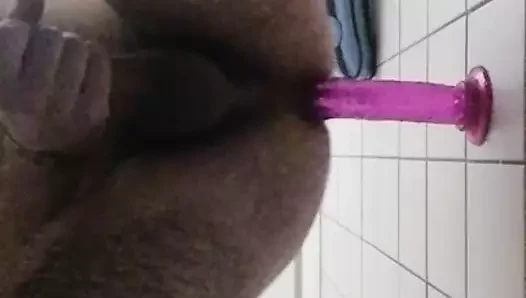 banyoda monte yapay penis