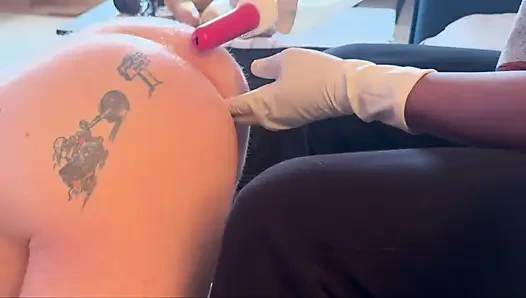 Болезненная анальная растяжка