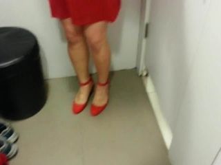 Красная замшевая босоножки на каблуках с ремешками на лодыжках