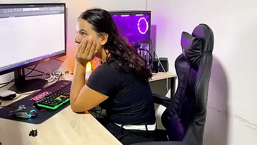 Ehefrau betrügt ehemann bei der arbeit mit chef