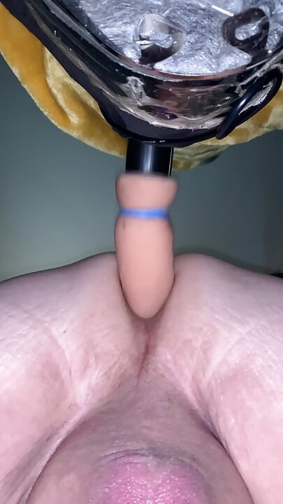 ควยปลอมเย็ดตูดกู