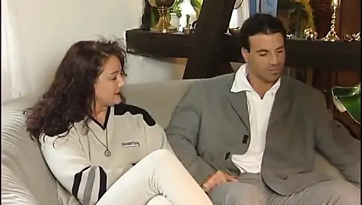 Pelacur Jerman ngentot di sofa