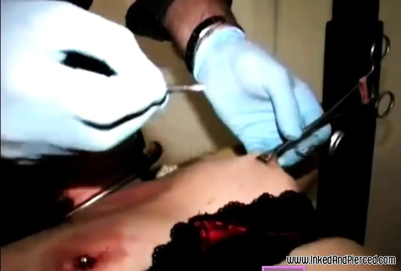 Inked and Pierced – Pierced and tattooed Alt and Emo babes