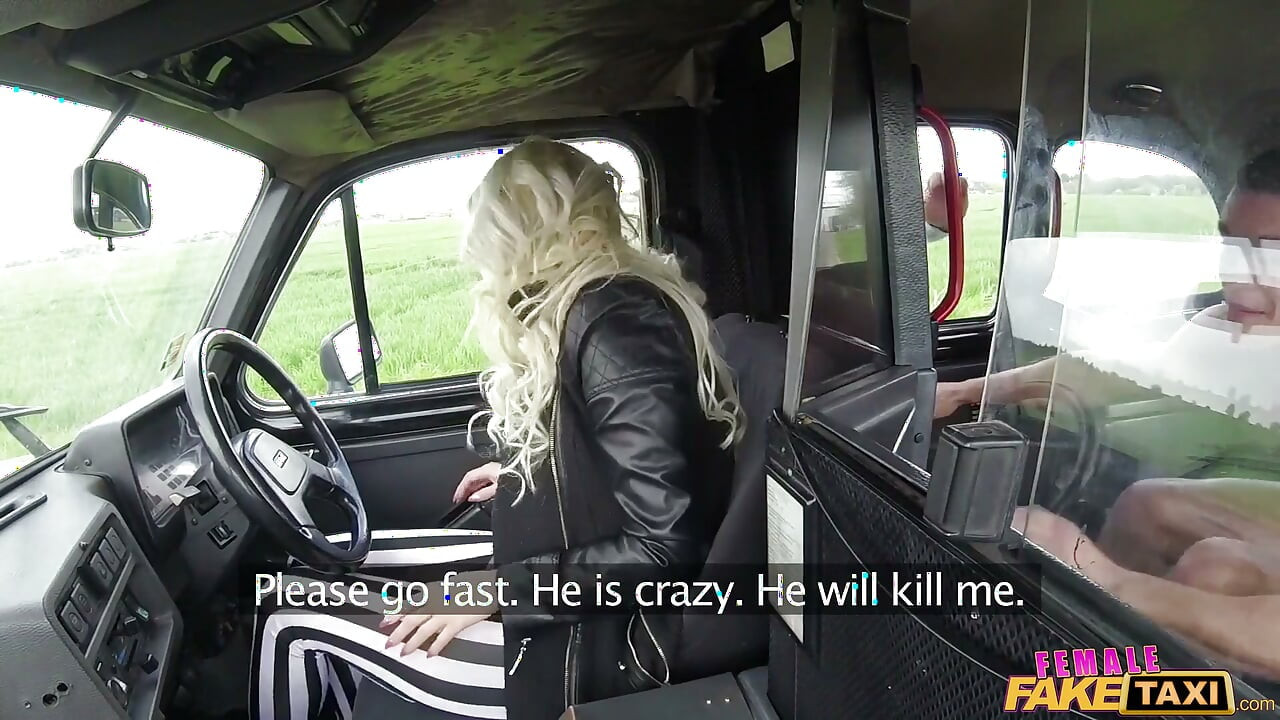 Female Fake Taxi - водителя-блондинку с большими сиськами долбит пассажир-качок